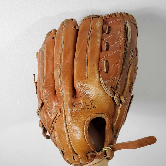 Cooper Baseball Leather Glove - Picture 2 of 8